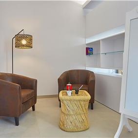 5 bedroom villa with infinity pool, Castellammare del Golfo, sleeps 9